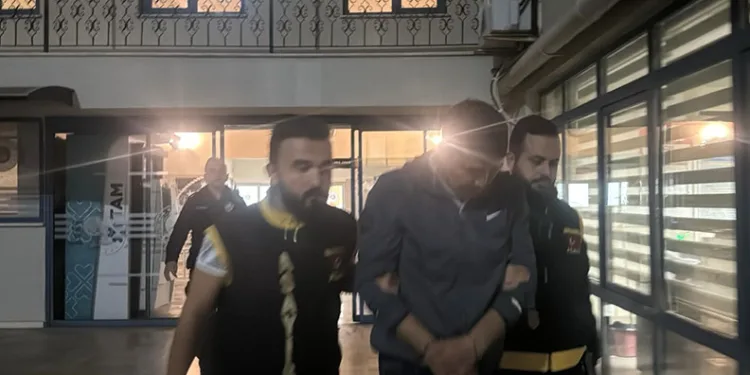 Eşini bıçaklayıp öldürmüştü, tutuklandı