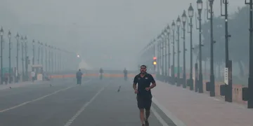 Yeni Delhi havai fişek gösterileriyle en kirli şehir oldu