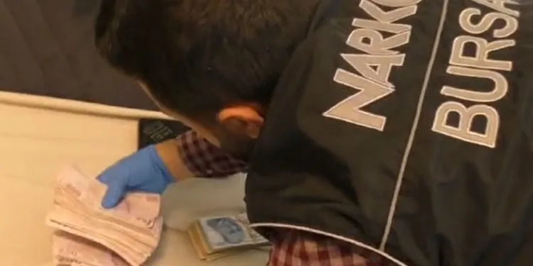 Bursa’da uyuşturucu baskını: 20 gözaltı