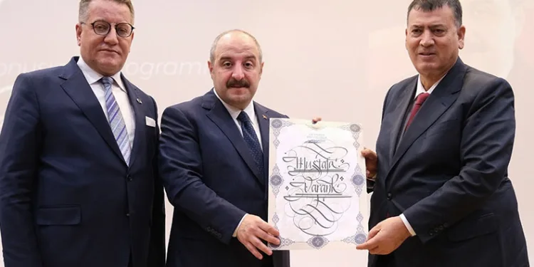 “Maaşlı bir iş tercih edeceğinize girişimci olmanızı öneriyorum”