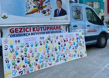 Minikler Gezici Kütüphaneye iz bıraktılar