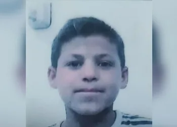 Park halindeki otomobilinde yarı çıplak halde ölü bulundu