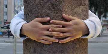 Roma döneminden tarihi kucaklama taşı