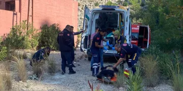 Uçurumdan düşen motosikletli hayatını kaybetti