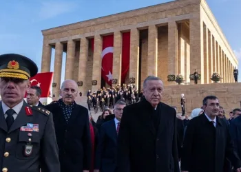 Devlet erkanı Ata’nın huzurunda