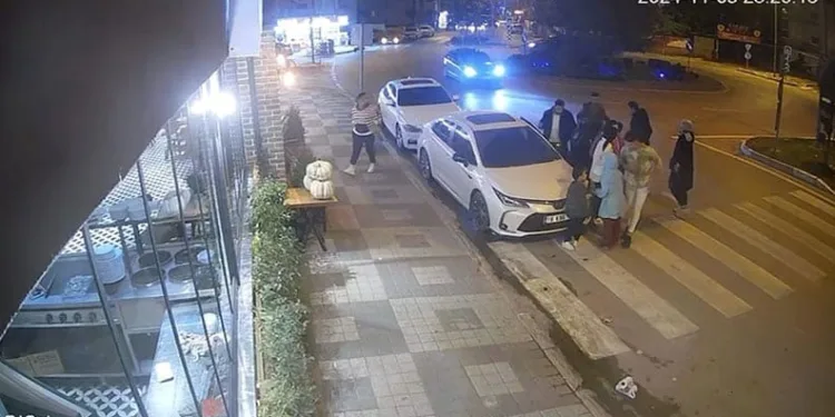 Bursa’da scooter sürücüsü kapıya çarptı