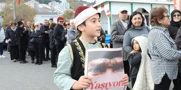 Atatürk sevgisi 86 yıldır manşetlerde