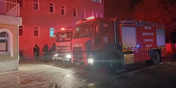 Kur’an kursunda çıkan yangında 2 öğrenci dumandan etkilendi