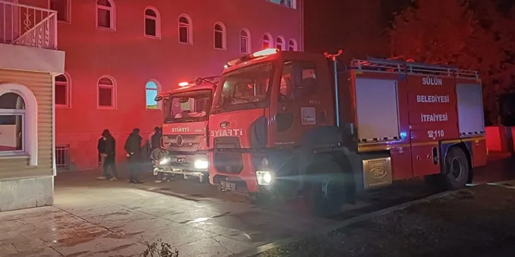 Kur’an kursunda çıkan yangında 2 öğrenci dumandan etkilendi