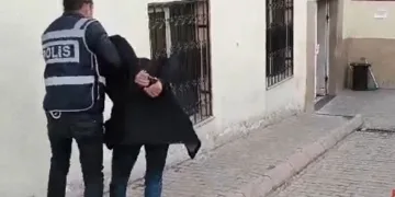 Aranan hırsızlar yakalandı