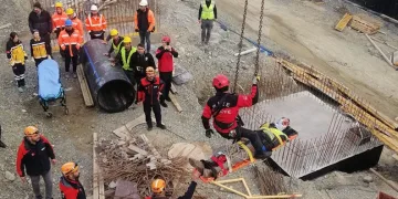 İnşaat şantiyesinde yüksekten düşen genç işçi yaralandı