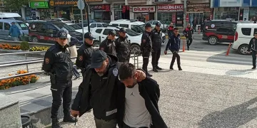 Akrabasını öldüren katil zanlısı adliyeye sevk edildi