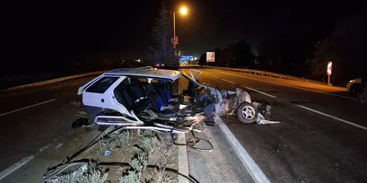 Karaman’da feci kaza: 2’si çocuk 4 yaralı