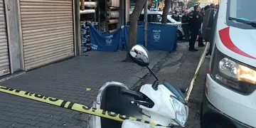 Boşanma aşamasındaki eşini sokak ortasında katletti