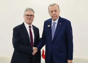 Çin’de bir araç kalabalığın arasına daldı: 20 yaralı