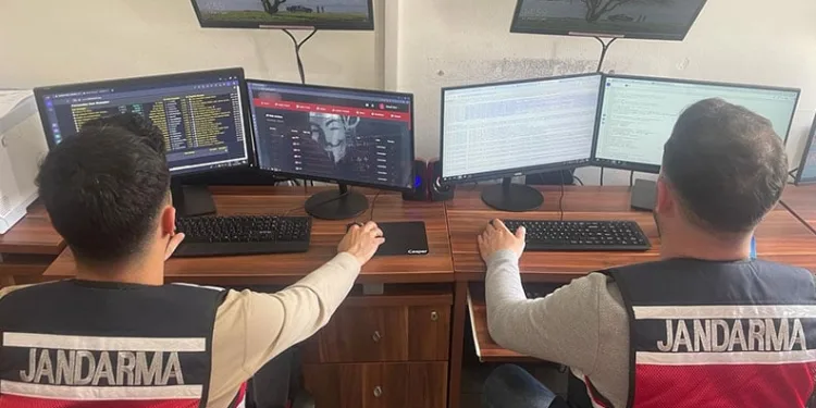 İnternette suç içerikli paylaşımlar yapan 30 şüpheliye işlem yapıldı
