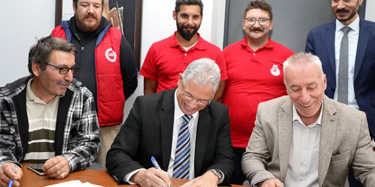 Mudanya Belediyesi’nde sözleşme sevinci