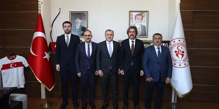 Üniversite yönetiminden Gençlik ve Spor Bakanına ziyaret