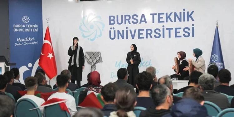 BTÜ’de şiirler Filistin için okundu