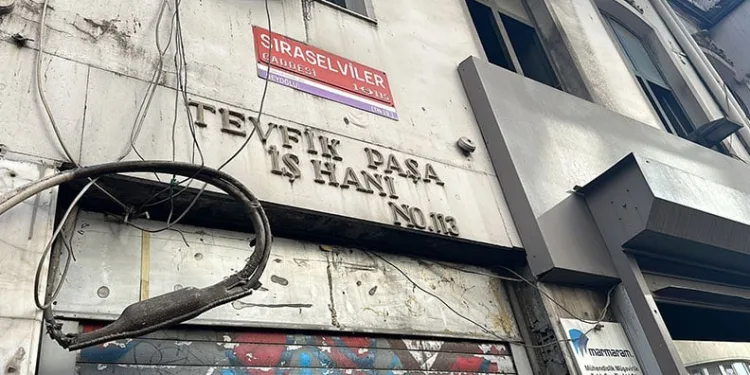 Beyoğlu’nda şüpheli ölüm