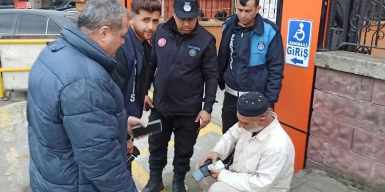 Engelli numarası yapan dilenci zabıta ve polisten kaçamadı