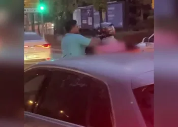 Konya’da apartmanda yangın paniği