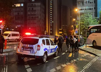 İsrail Konsolosluğu önünde hareketli dakikalar