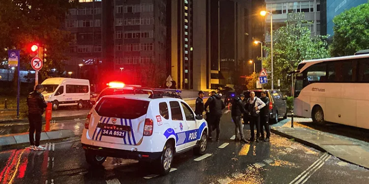 İsrail Konsolosluğu önünde hareketli dakikalar