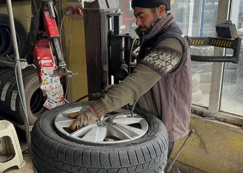 Lastikçilerde kış yoğunluğu başladı