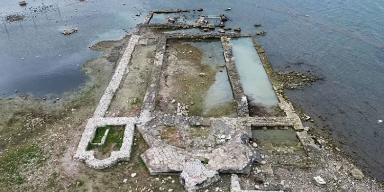 2 bin yıllık bazilika tamamen gün yüzüne çıktı
