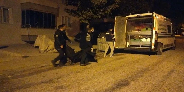 Not bırakıp evi ateşe verdi: 1’i çocuk 2 ölü