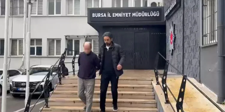 Otobüste tartıştığı kadını bıçaklayan saldırgan yakalandı