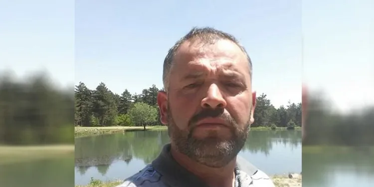 Traktöre odun yüklerken kalp krizi geçirdi