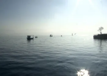 İstanbul Boğazı’nda sis etkili oldu
