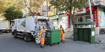 Sultangazi’de “Çöpler Konteynere” uygulaması başlatıldı