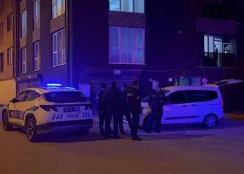 Komşu kavgasında 13 yaşındaki çocuk bıçaklandı