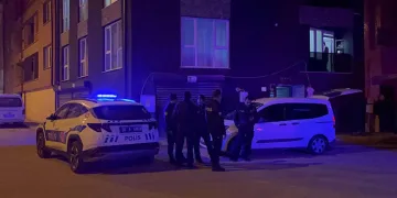 Komşu kavgasında 13 yaşındaki çocuk bıçaklandı