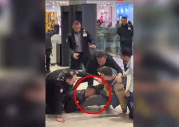 Bursa’da güvenlik görevlisi müşteriyi ısırdı