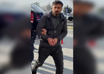 Jandarma 2 şahsı 1 kilo uyuşturucuyla yakaladı