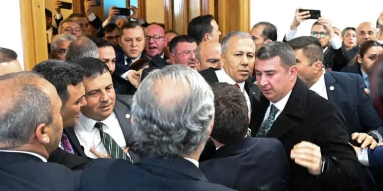İçişleri Bakanlığı bütçe görüşmesinde gerginlik