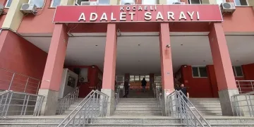 Eşinin yasak aşkını 8 yerinden bıçaklayan sanığa 3 yıl hapis