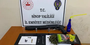 Antalya’da kuruyemiş yüklü araç alev alev yanarak küle döndü
