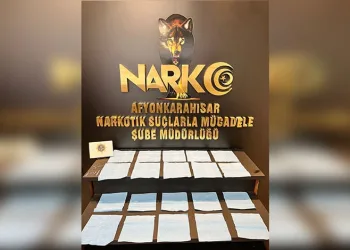 İnşaat işçileri taşlarla birbirilerine saldırdı
