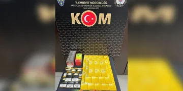 Evinde çıkan yangında 90 yaşındaki kadının yaralandı