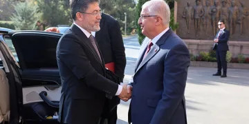 Bayburt’ta şüpheli hareketler sergileyen 2 şahısın üzerinden uyuşturucu madde çıktı