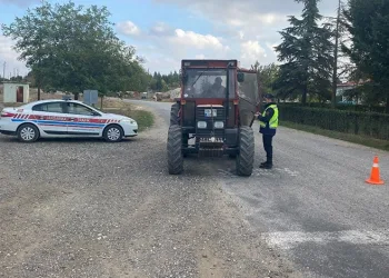 Bayburt’ta şüpheli hareketler sergileyen 2 şahısın üzerinden uyuşturucu madde çıktı