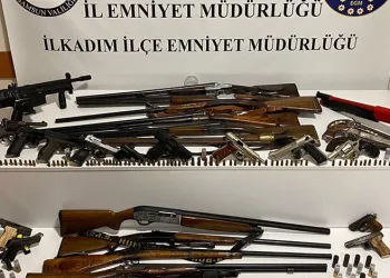 Asker eğlencesinde ses sistemi kavgası