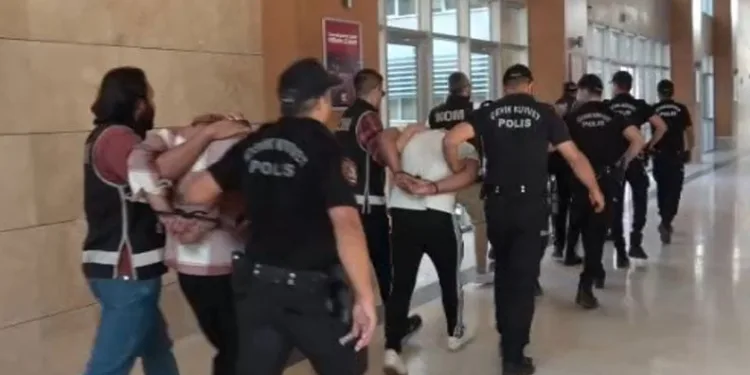 Asker eğlencesinde ses sistemi kavgası