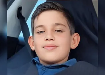 Yanan restorana unuttuğu cep telefonunu almak için geri girince hayatını kaybetti
