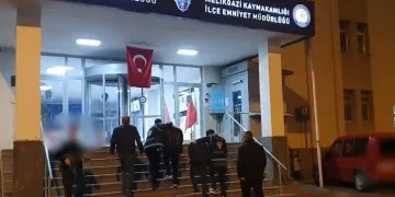 Düğün konvoyunda kaza: 4 yaralı